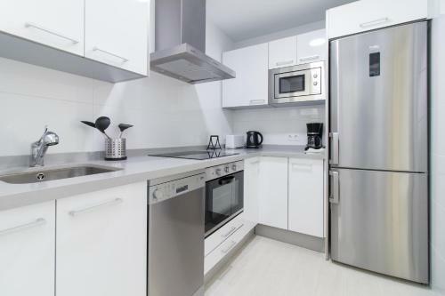 Bright Apartment Close To Beach And Town