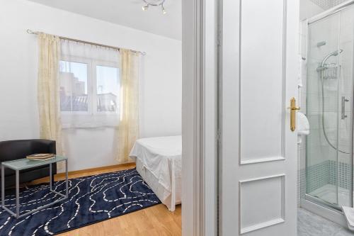 One-bedroom Apartment With Terrace Picasso