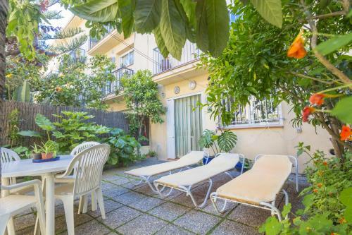 Homeholidaysrentals Coral