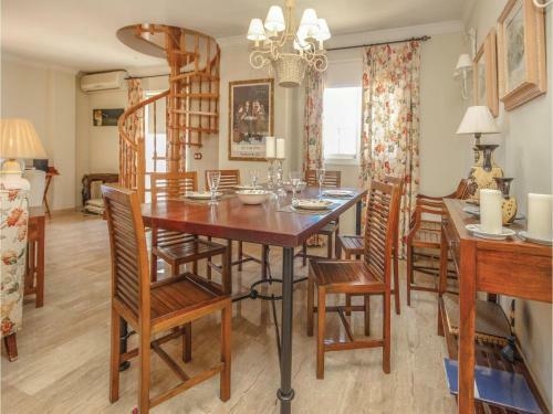 Three-bedroom Apartment In Mijas