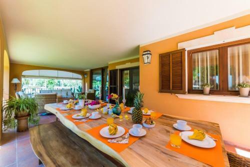 Muro Villa Sleeps 10 Pool Air Con Wifi