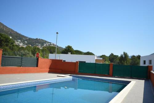 Apartamento Con Piscina En Rosas. Anoia 1er