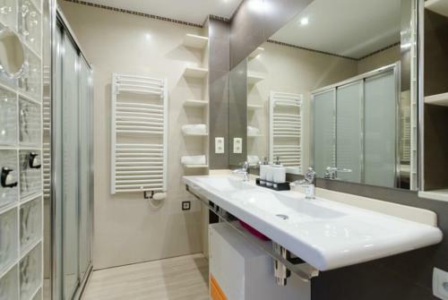 Pineda De Mar Villa Sleeps 6 Pool Air Con Wifi