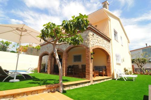 Villa Homeholidaysrentals Navy Blue
