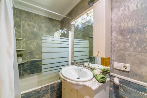 Playa de Muro Apartment Sleeps 6 Pool Air Con Wifi