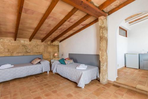 Pollenca Villa Sleeps 6 Wifi