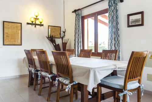 Pollenca Villa Sleeps 6 Air Con Wifi