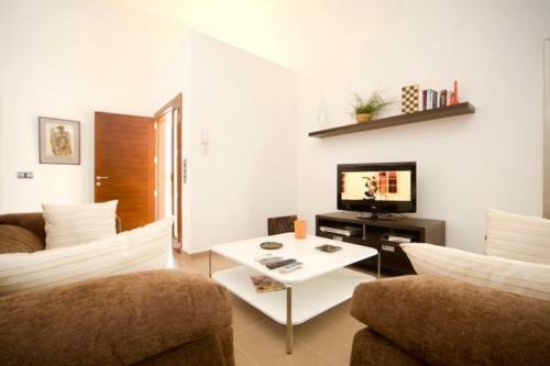 Pollenca Villa Sleeps 6 Pool Air Con Wifi T251852