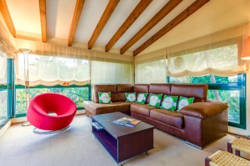 Pollenca Villa Sleeps 6 Pool Wifi T251880