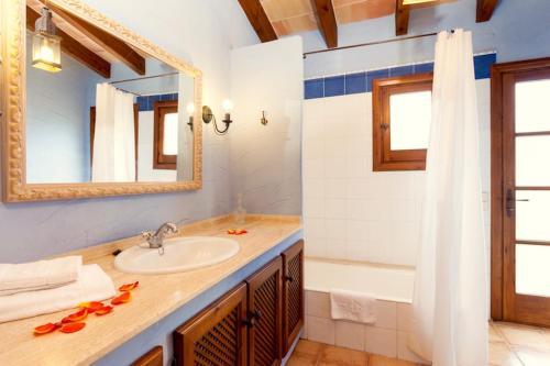Pollenca Villa Sleeps 6 Pool Air Con Wifi T400541