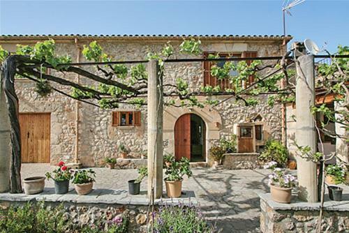 Pollenca Villa Sleeps 10 Wifi