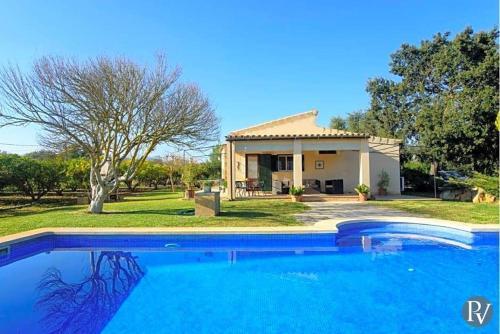Pollenca Villa Sleeps 5 Pool Air Con