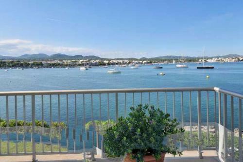 Portocolom Villa Sleeps 10 Air Con Wifi
