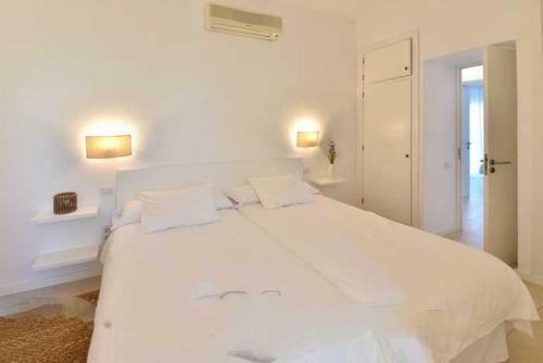 Portocolom Villa Sleeps 10 Air Con Wifi