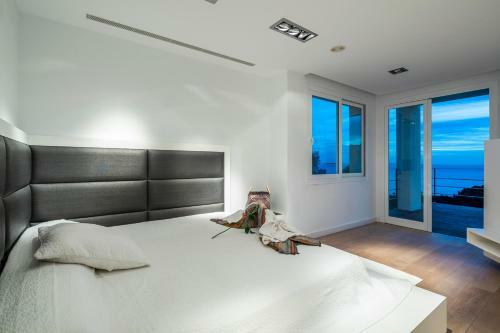 Villa Infinity -amazing Luxury Villa 3 Pools & Jacuzzi
