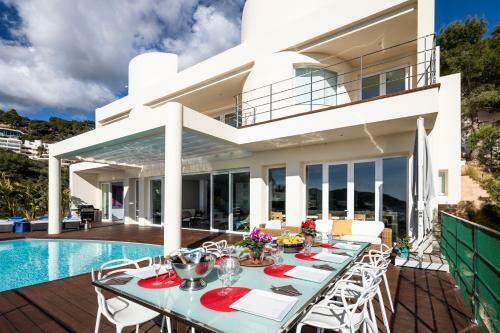 Villa Infinity -amazing Luxury Villa 3 Pools & Jacuzzi