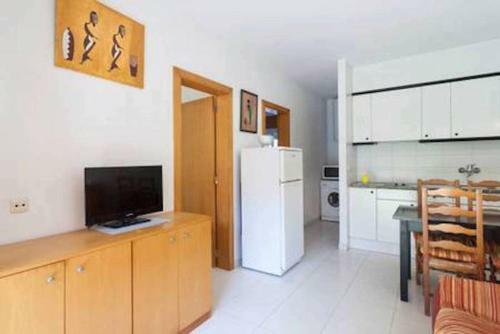 Apartamento Oasis S'agar� By Hauzify