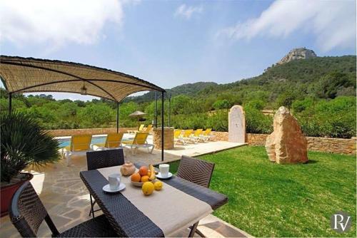 S'horta Villa Sleeps 10 Pool Air Con Wifi