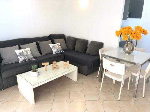 T&h Novelty 415 Family Apartment
