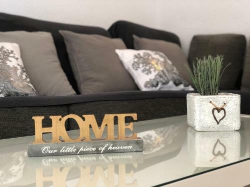T&h Novelty 415 Family Apartment