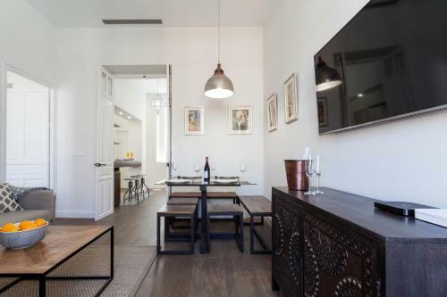 Stunning Boutique Apartment - Space Maison