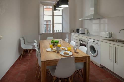 Reservaloen Casa Sevillana