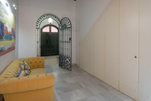 Reservaloen Casa Sevillana