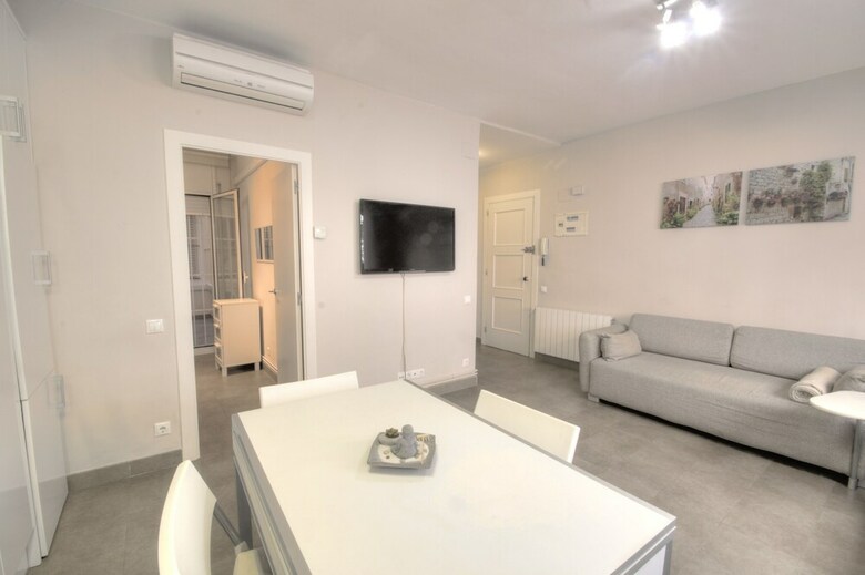 Benet Apartment