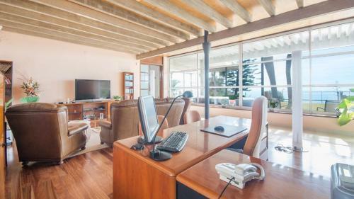 Luxury Beachfront Villa In Tarragona