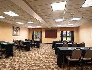 Hotel Wingate By Wyndham Columbia  Ft. Jackson