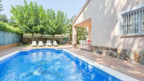 Vidreres Villa Sleeps 6