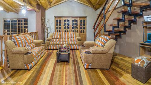 Inkasaire Lodge