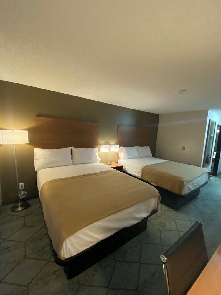 Hotel Super 8 Oshkosh Airport