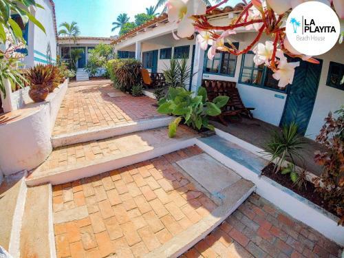 Hostal La Playita Beach House