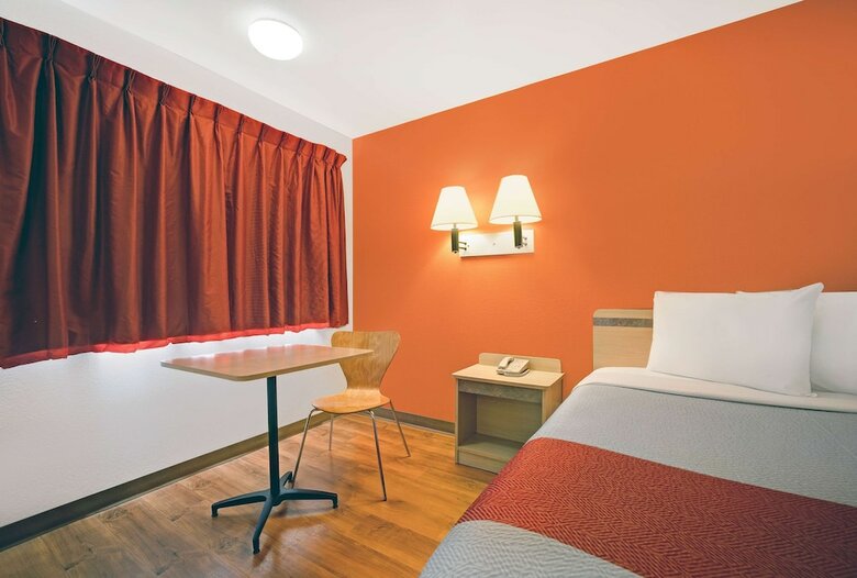 Hotel Motel 6 Portland East