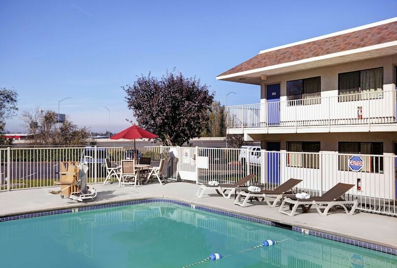 Hotel Motel 6 Portland East