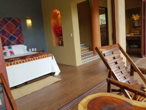 Casa Arcoiris Zihuatanejo B&B