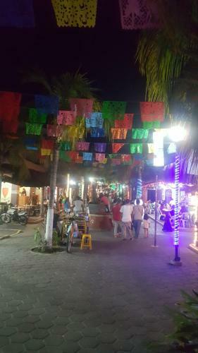 Casa Arcoiris Zihuatanejo B&B