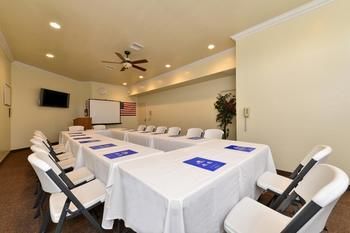 Hotel Americas Best Value Inn & Suites