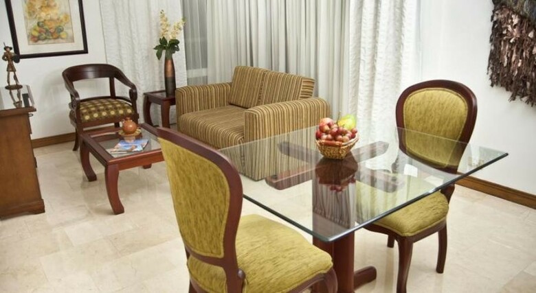 Alcazar de Oviedo Apart Hotel