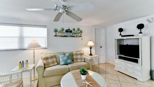 Coastal Cottage - Three Bedroom Home
