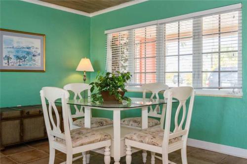 Anna Maria Escape Two Bedroom Villa