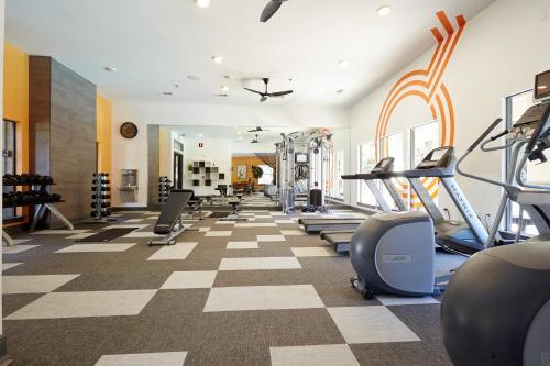 The Domain Premier Suites By Sonder