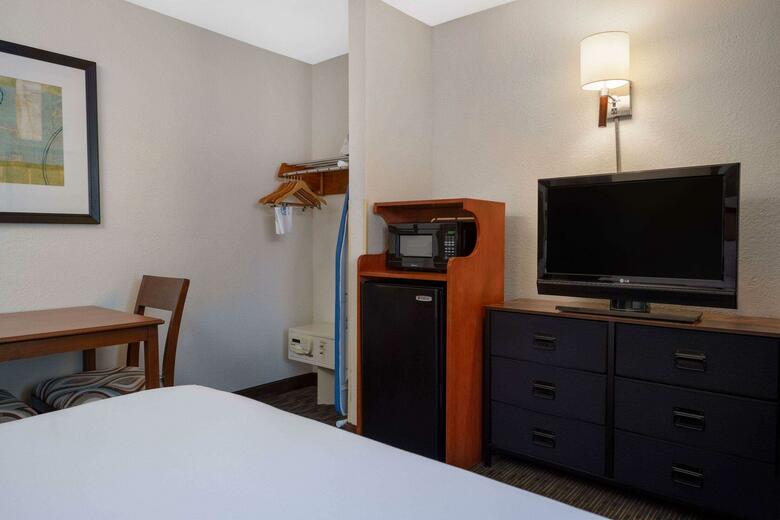 Hotel Days Inn Encinitas- Legoland Moonlight Beach