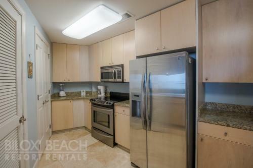 Sea Breeze 305 - Two Bedroom Apartment