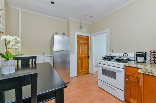 Apartamento One-bedroom, One-bath Apt In North End