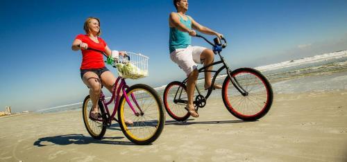 Beach Break With Heated Pool (sleeps 18)
