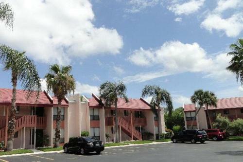 Runaway Bay Two Bedroom Apartment, Unit 147
