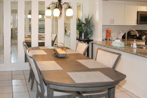 Absolute Anna Maria Two-bedroom Apartment