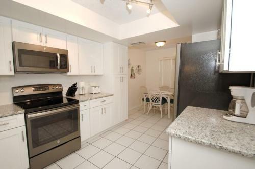 Absolute Anna Maria Two-bedroom Apartment